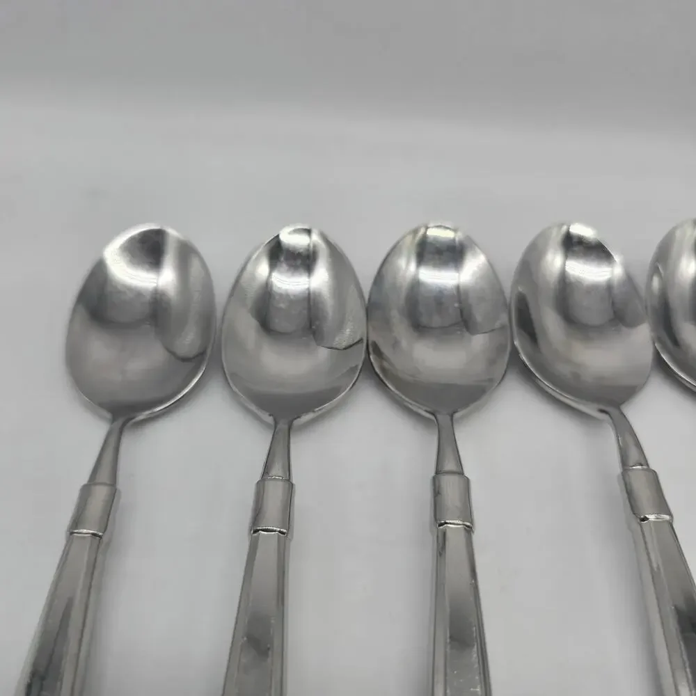 Oneida Act 1 Glossy Stainless Heirloom Cube Flatware 7 Soup Spoons Tablespoons